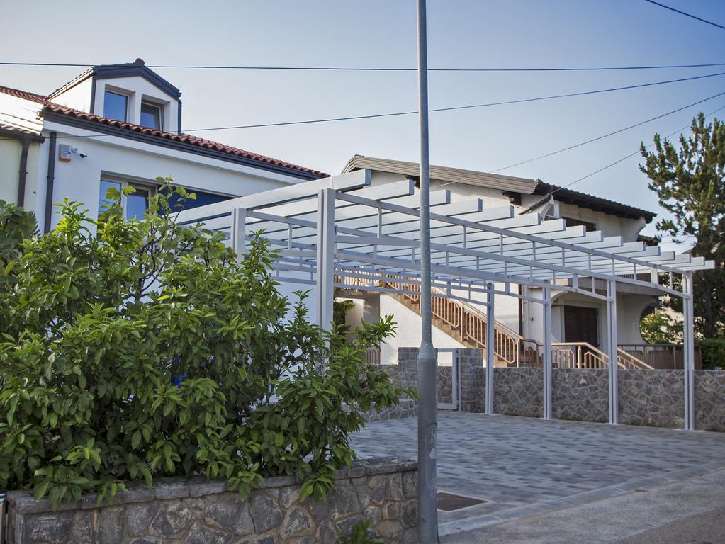 Apartments Petra Njivice Exterior foto
